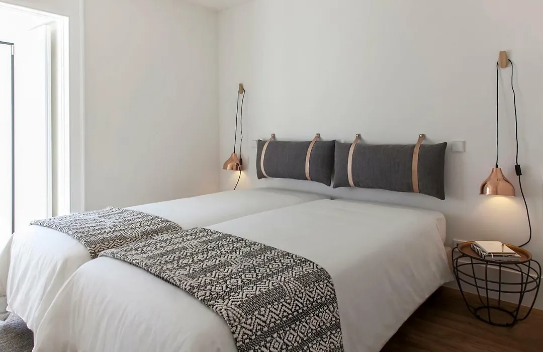Flh Restauradores Luxus Flat-1